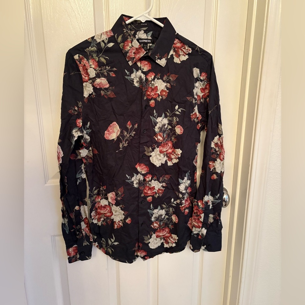 Express Black Red White Floral Shirt Size Slim Fit Small